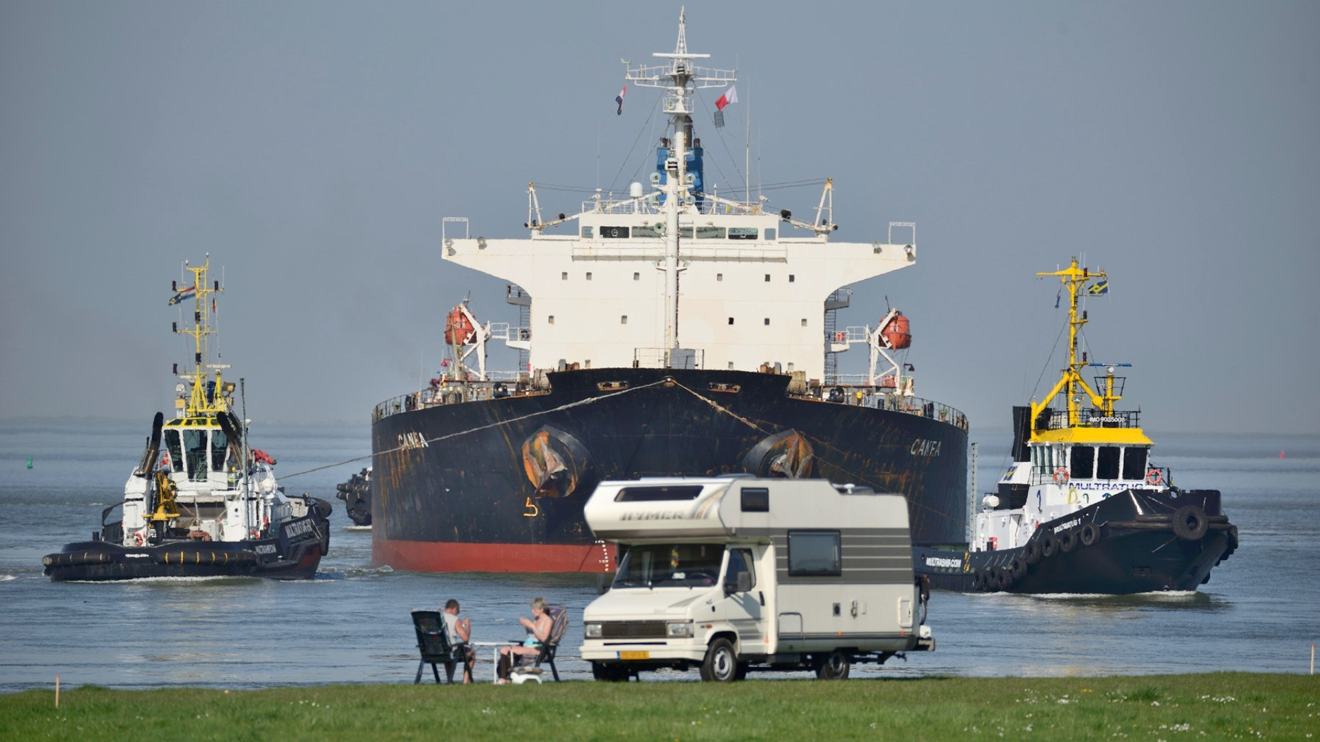 westsluis-exterieur-zeevaart-sluizen-terneuzen-dsdl-multra-kop-canada-camper-(59)